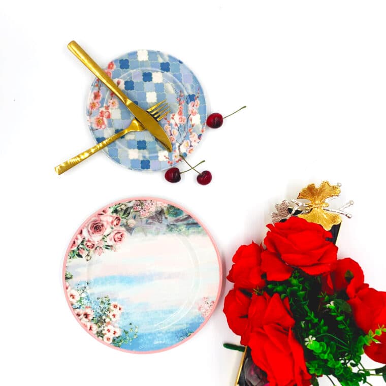 Service de table en porcelaine de 24 pièces, assiettes plates et creuses présentées ensemble